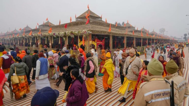 Ram Mandir : మండుతున్న సూరీడు.. సగానికి పడిపోయిన అయోధ్య రాములోరి భక్తులు