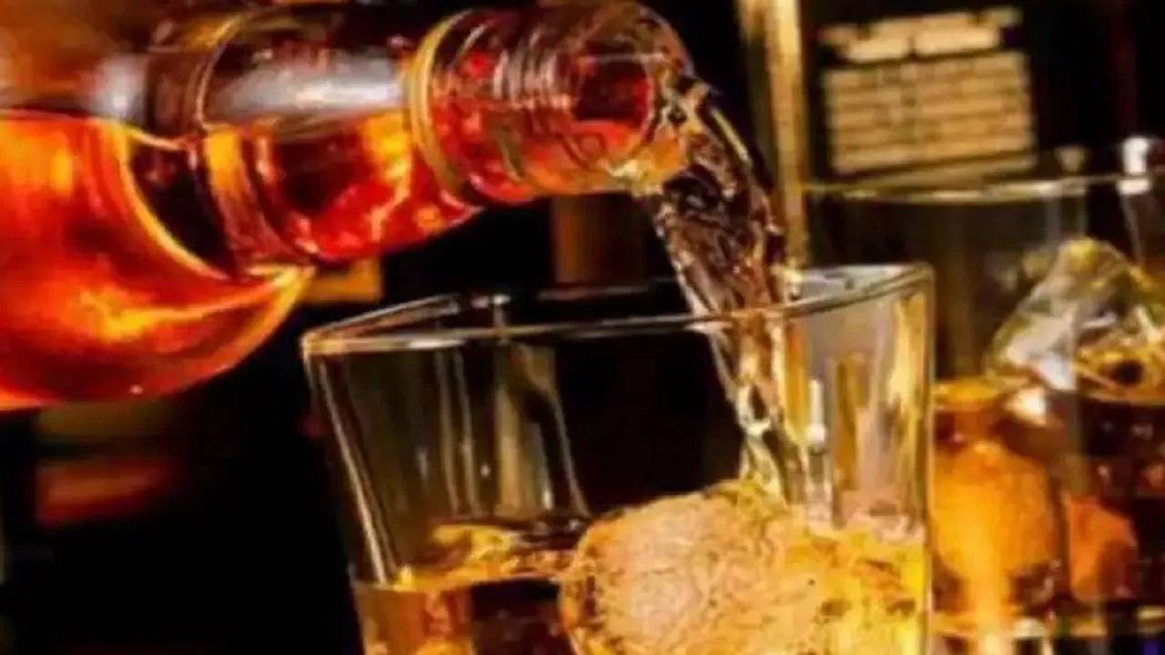 Maharastra : ఆస్పత్రిలో రోగులకు మద్యం, గంజాయి సరఫరా.. ఎక్కడ చూసినా గబ్బు వాసన