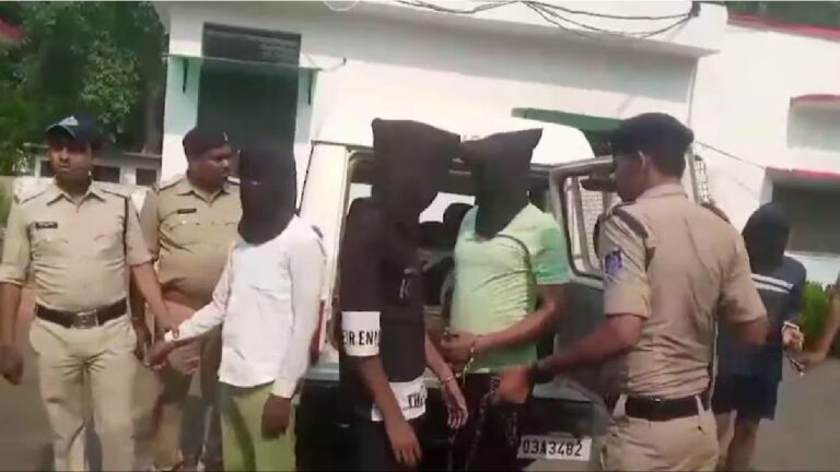 MP: ఎంపీలో దారుణం.. వాయిస్ ఛేంజ్ యాప్ ద్వారా విద్యార్థినులను ట్రాప్ చేసి అత్యాచారం