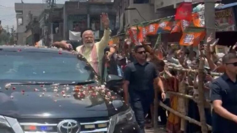 PM Modi : పశ్చిమ బెంగాల్‌లో ప్రధాని మోడీ రోడ్‌షో.. ఊహించని విధంగా ప్రజల స్వాగతం