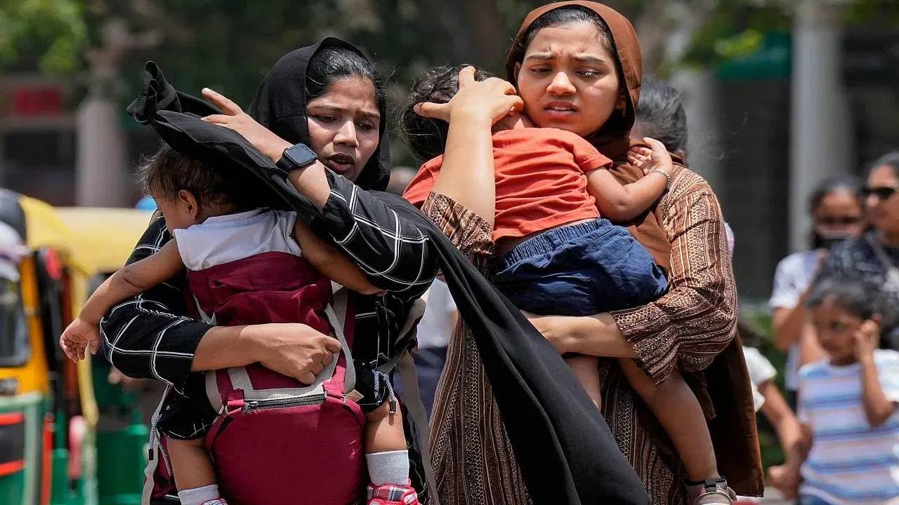 IMD Alert : నేడు పోలింగ్.. పలు రాష్ట్రాల్లో వర్షాలు పడే ఛాన్స్… ఐఎండీ హెచ్చరిక