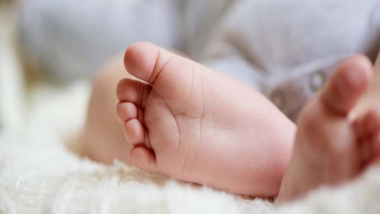 Maharastra : భర్తతో గొడవ.. కూతురిని చంపి శవంతోనే రోడ్లపై తిరిగిన తల్లి