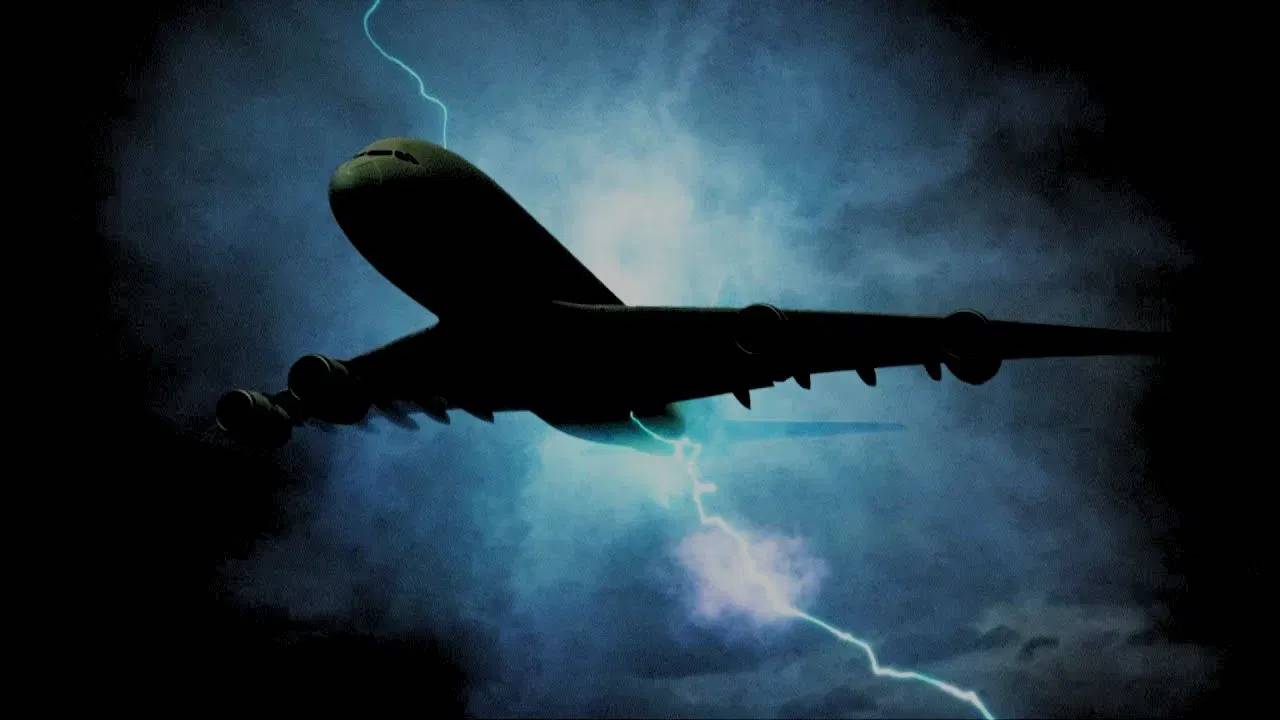 Kolkata Airport : కోల్‌కతా ఎయిర్ పోర్టు 21 గంటలు క్లోజ్.. డజన్ల కొద్దీ విమానాలు రద్దు