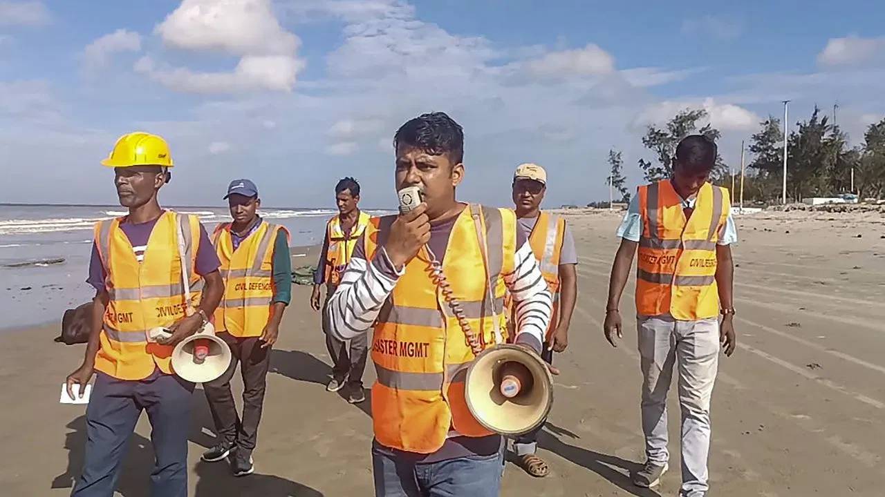 Remal Cyclone : ‘రెమల్’ తుఫాన్ ఎఫెక్ట్.. బెంగాల్, ఒడిశా అలర్ట్