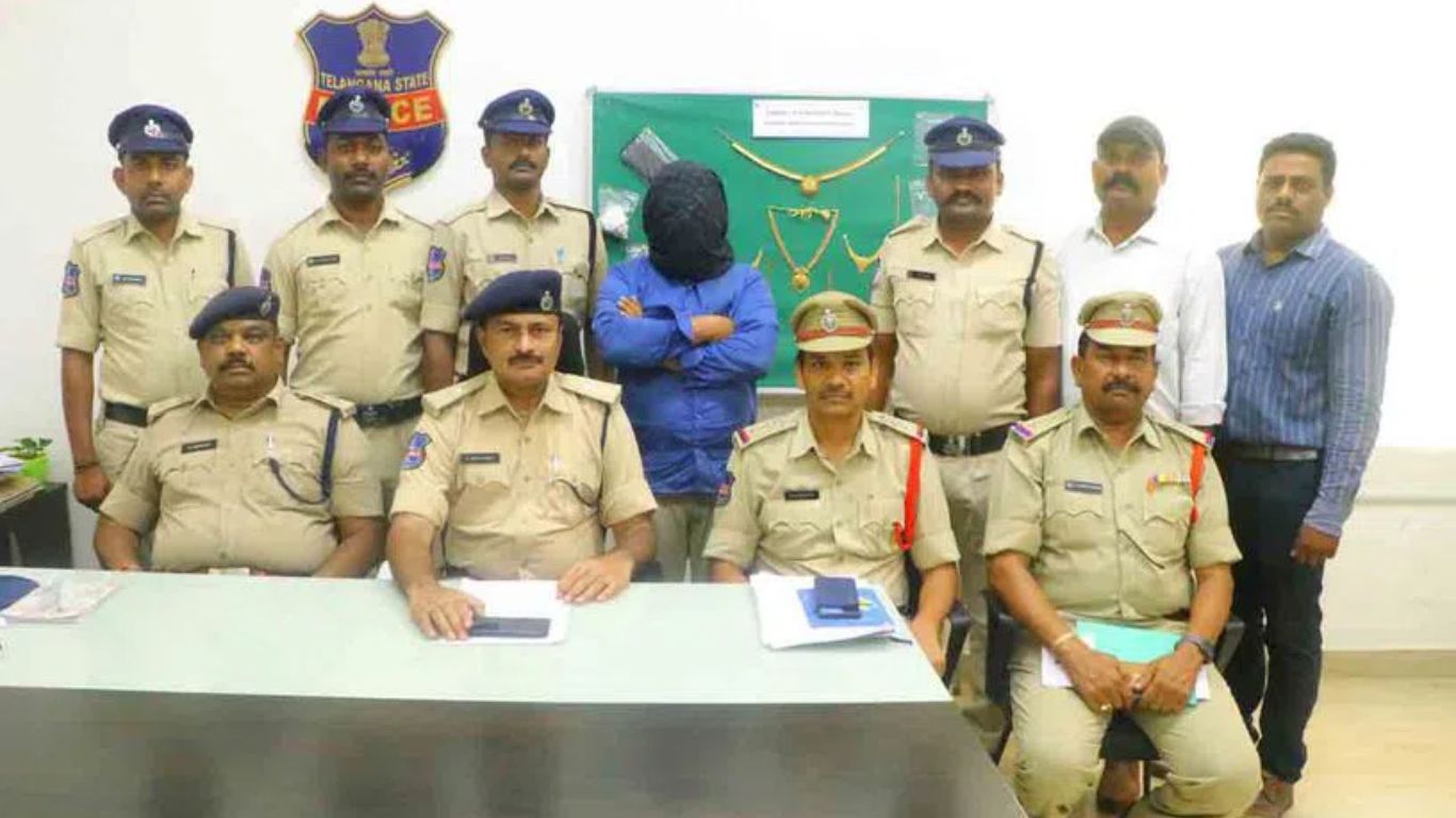 Thief Arrested: దొంగ నుండి 45 తులాల బంగారాన్ని స్వాధీనం చేసుకున్న పోలీసులు..
