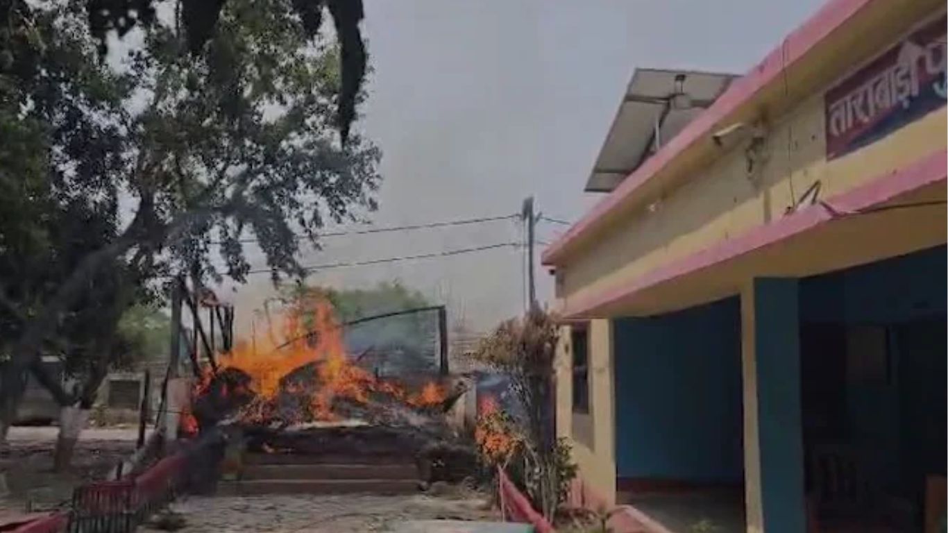 Police Station Fire: మైనర్ భార్య, భర్త పోలీస్ కస్టడీలో మృతి.. పోలీస్‌ స్టేషన్‌కు నిప్పుపెట్టిన జనం..