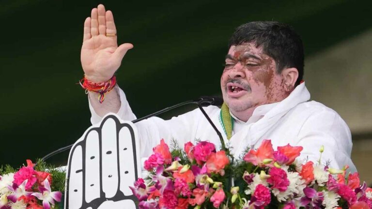 Ponnam Prabhakar: ఎస్సీ , ఎస్టీ ల రిజర్వేషన్లు తొలగించేందుకు బీజేపీ కుట్ర..