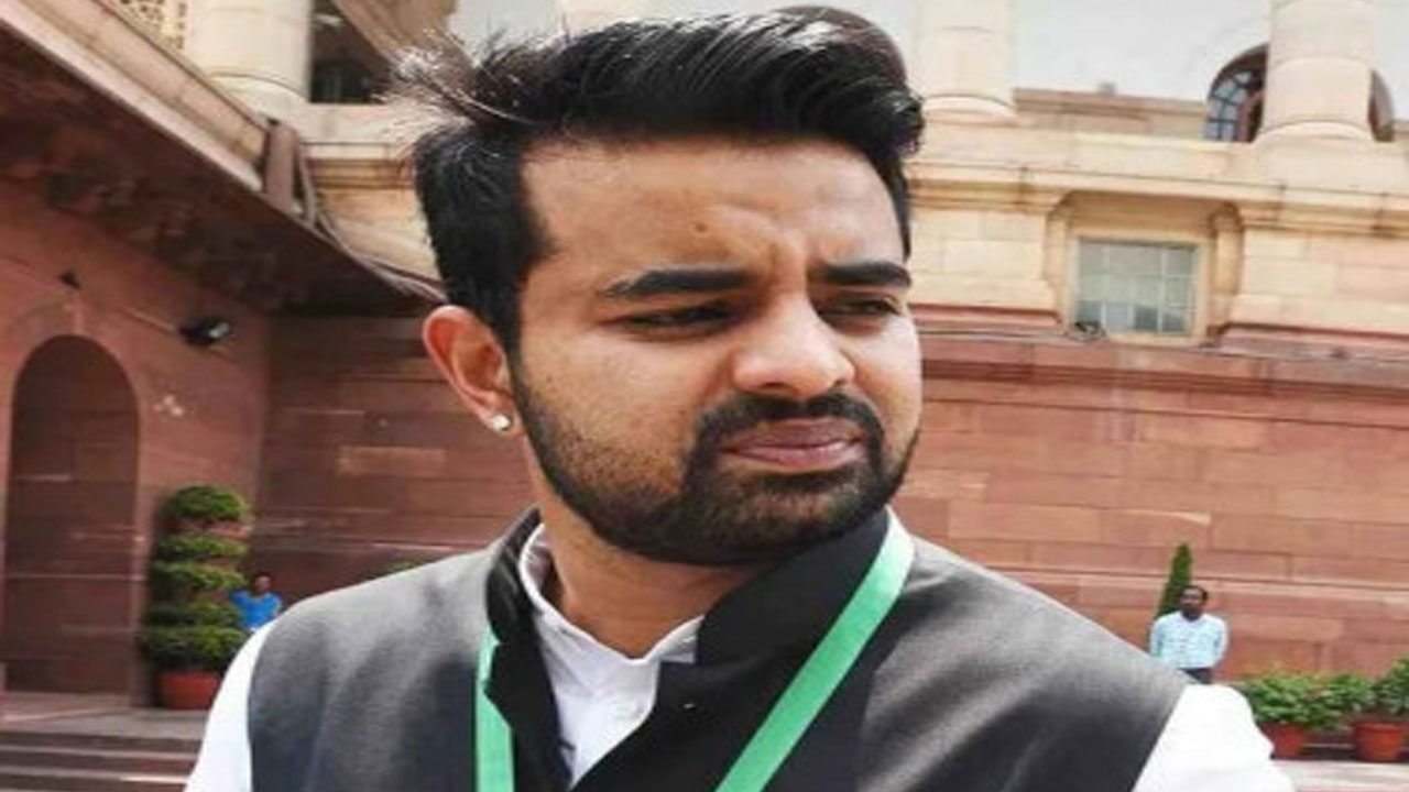 Prajwal Revanna: మే 31న పోలీసుల ఎదుట హాజరవుతా.. విచారణకు సహకరిస్తా