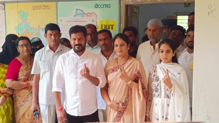 Revanth Reddy: ఓటు వేద్దాం.. ఈ దేశపు తలరాతను మారుద్దాం: రేవంత్ రెడ్డి