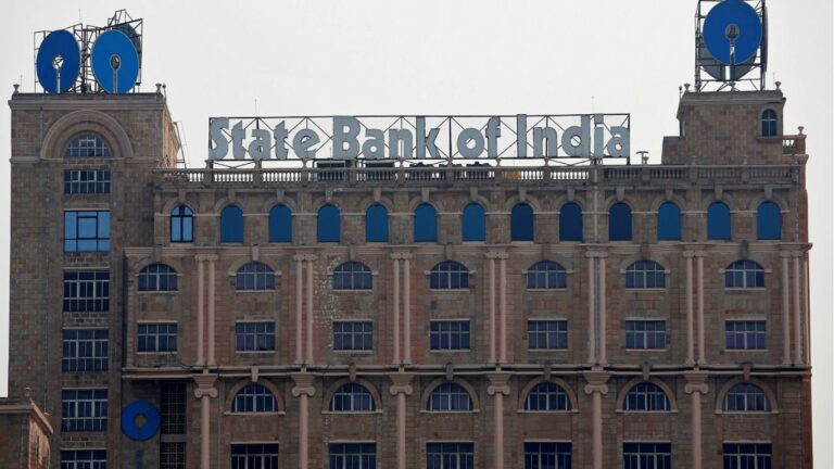 SBI Jobs: ఎస్‌బీఐలో 12,000 ఉద్యోగాలు.. వివరాలు ఇలా..