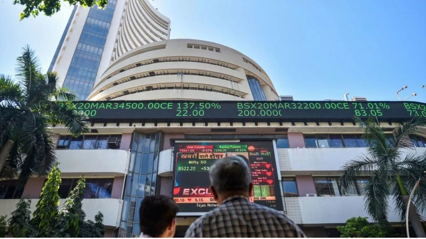 Stock Market: కొనుగోళ్ల మొగ్గుతో లాభాల్లో ముగిసిన మార్కెట్స్.. ఏకంగా..