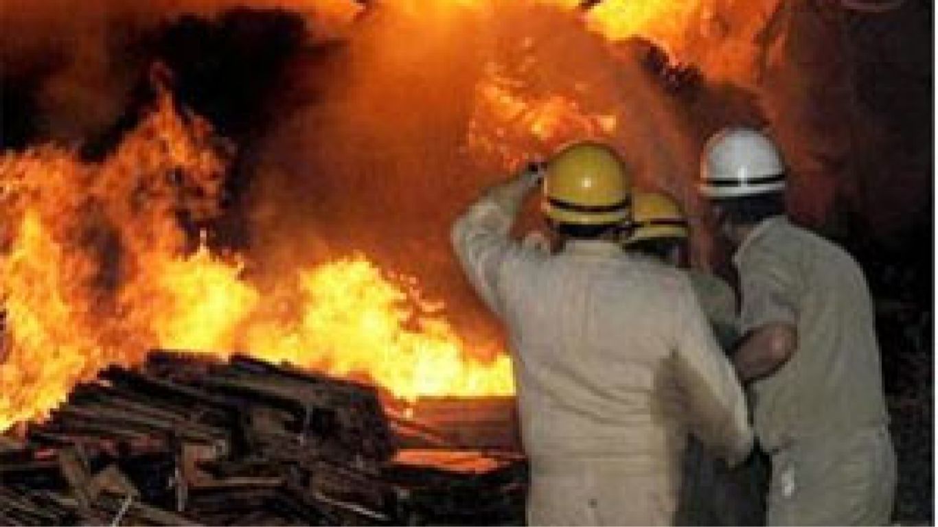 Big Breaking: శివకాశిలో బాణసంచా కర్మాగారంలో భారీ పేలుడు.. 8 మంది దుర్మరణం…