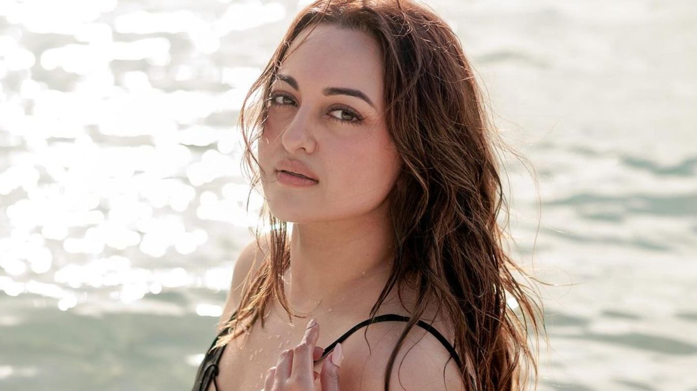 Sonakshi Sinha: హీరోయిన్స్ విషయంలోనే దర్శకనిర్మాతలు అలా ఎందుకు అడుగుతారో: సోనాక్షి
