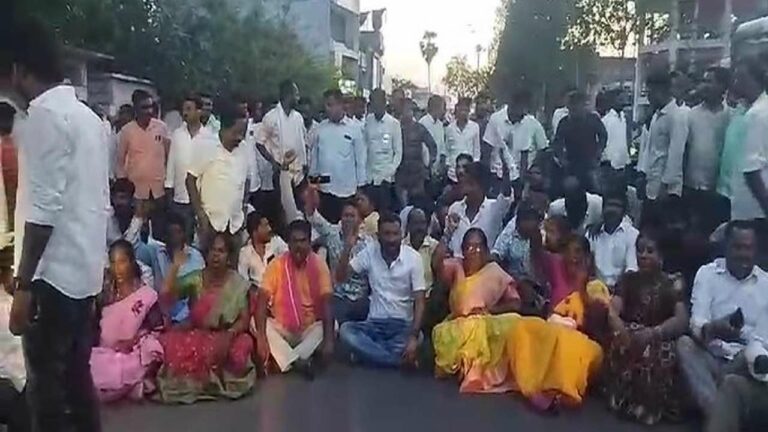 Warangal: వరంగల్ జిల్లా నాగారంలో ఉద్రిక్తత.. బీఆర్ఎస్, కాంగ్రెస్ నాయకుల మధ్య ఘర్షణ