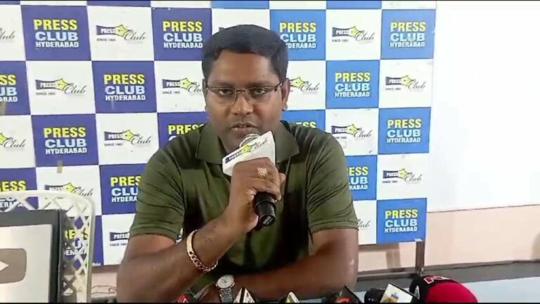 World Traveller: అమ్మ కోసం 100 దేశాల యాత్ర