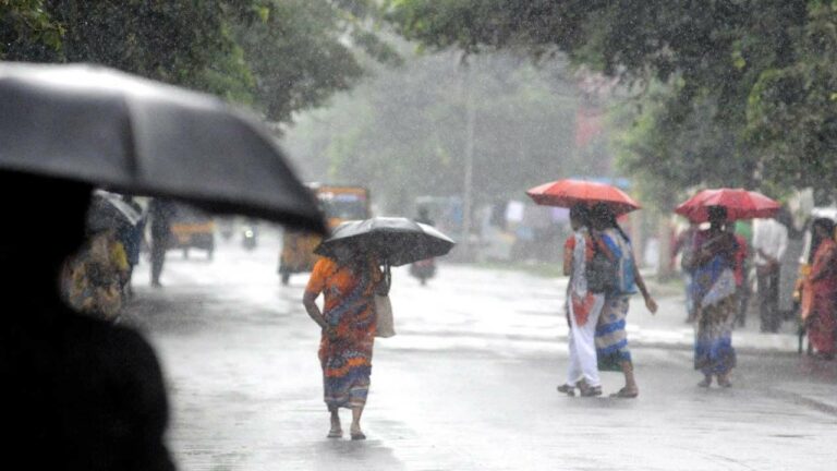 Rains Alert: ఏపీకి భారీ వర్ష సూచన.. పలు జిల్లాల్లో పిడుగులు పడే ఛాన్స్..!