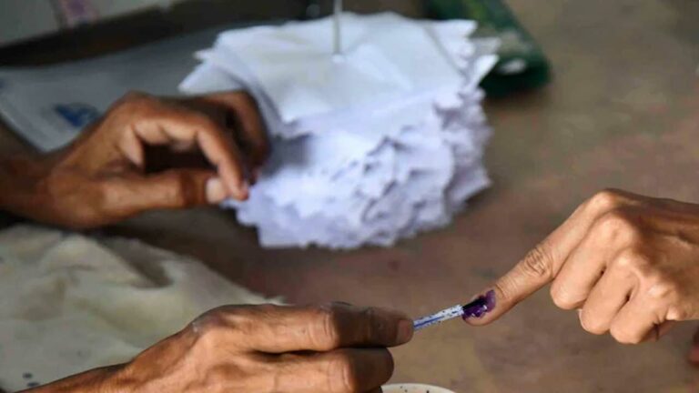 ADR Report: లోక్‌సభ అభ్యర్థులపై సంచలన రిపోర్ట్! ఎంతమంది నిరక్షరాస్యులున్నారంటే..!