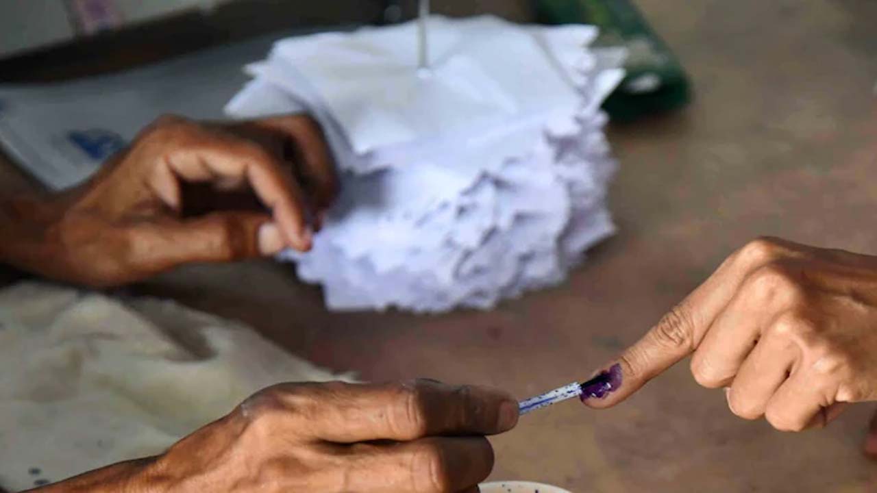 ADR Report: లోక్‌సభ అభ్యర్థులపై సంచలన రిపోర్ట్! ఎంతమంది నిరక్షరాస్యులున్నారంటే..!