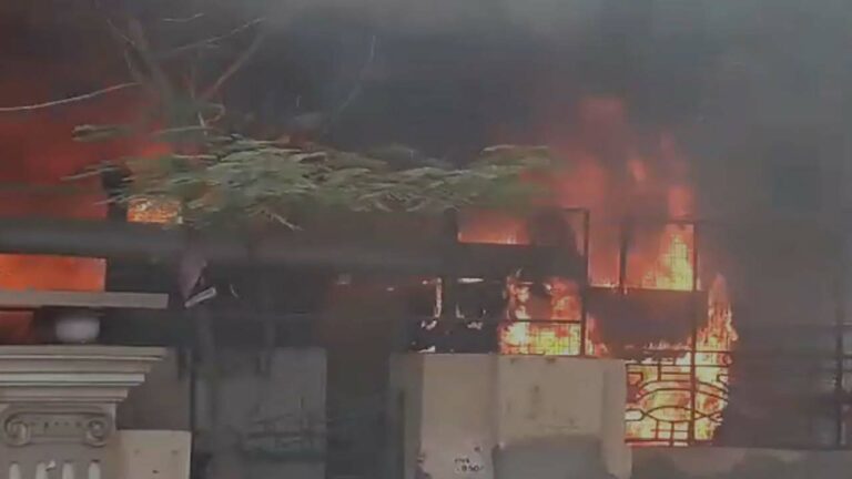 UP fire: ఘజియాబాద్‌లో పేలిన జనరేటర్.. 4 ఫ్లాట్‌లు దగ్ధం
