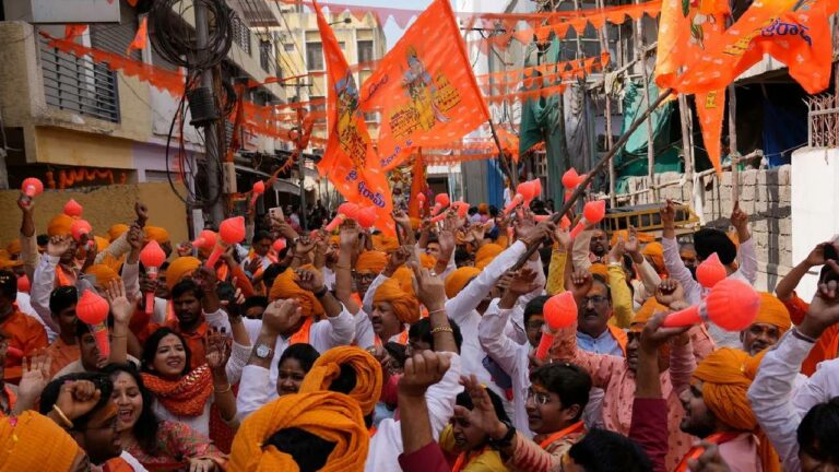 Hindu Population: భారత్‌లో 8 శాతం తగ్గిన హిందూ జనాభా వాటా.. మైనారిటీల సంఖ్యలో పెరుగుదల..