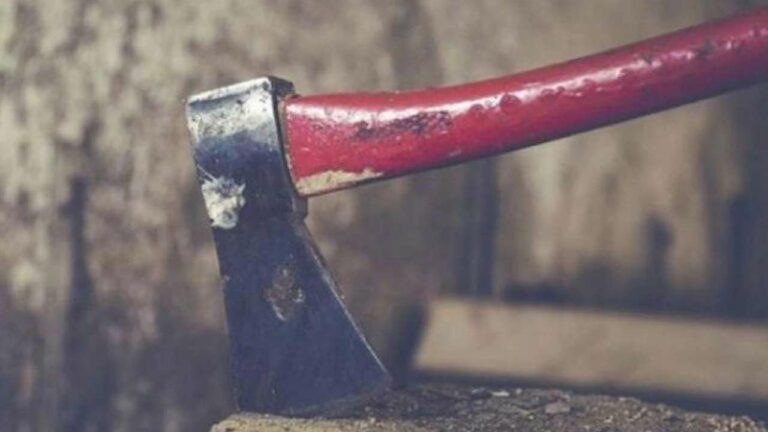 Husband Kills Wife: మద్యం మత్తులో భార్యను కిరాతకంగా నరికి చంపిన భర్త