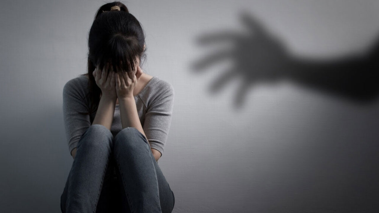 Quthbullapur: పారిశుధ్య కార్మికురాలిని లైంగికంగా వేధిస్తున్న మున్సిపల్ శానిటేషన్ ఫీల్డ్ అసిస్టెంట్..