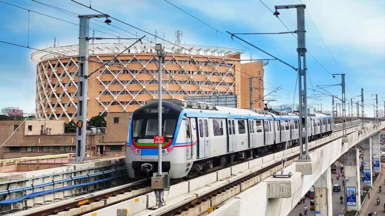 HYD Metro: హైదరాబాద్ మెట్రో ప్రయాణికులకు బిగ్ అలర్ట్.. మెట్రో సమయాల్లో మార్పులు