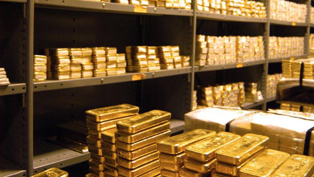 RBI : విదేశాల నుంచి టన్నుల కొద్ది బంగారం వెనక్కి తీసుకురానున్న ఆర్బీఐ