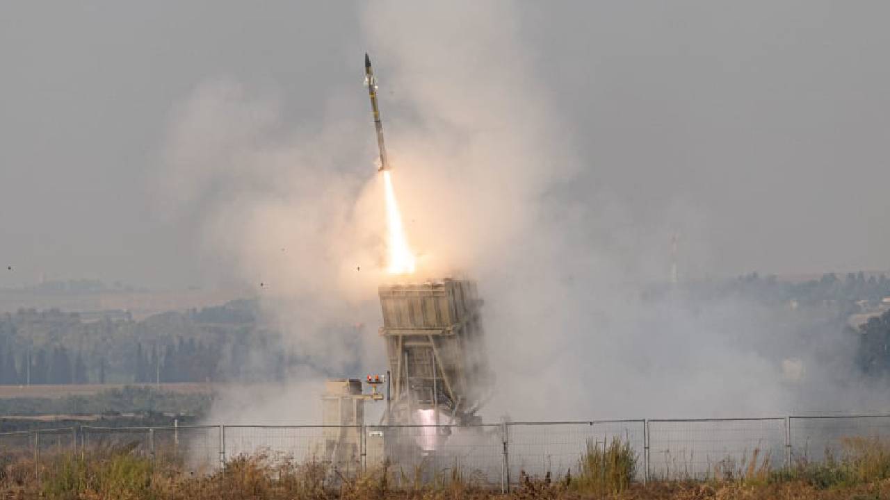 Israel-Hamas War: టెల్ అవీవ్ టార్గెట్‌గా ఇజ్రాయిల్‌పై హమాస్ భారీ క్షిపణి దాడి..