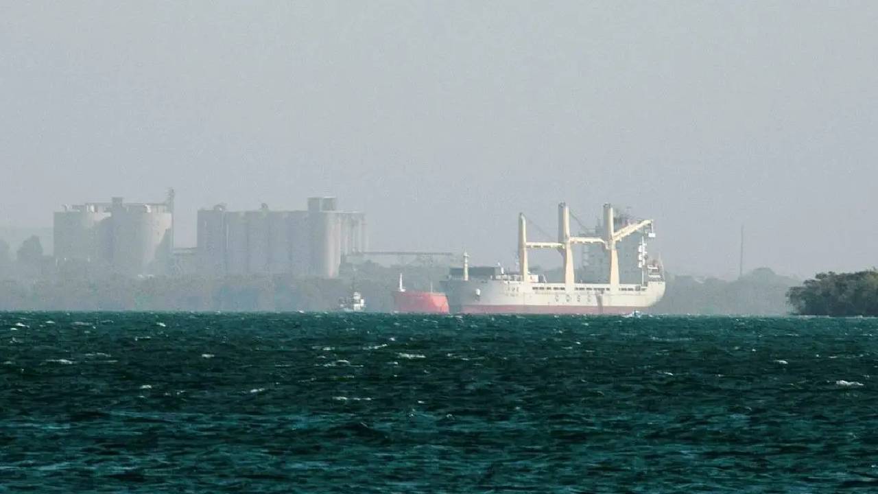 Israel: ఇండియా నుంచి ఇజ్రాయిల్‌కి ఆయుధాలతో వెళ్తున్న నౌకను అనుమతించని స్పెయిన్..