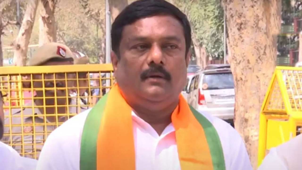 Maheshwar Reddy : కార్పొరేట్ హాస్పిటల్స్‌ను సీఎం రేవంత్‌ ప్రోత్సహిస్తున్నాడు