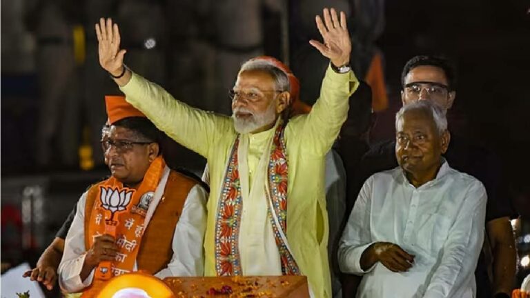 PM Modi: సీఎం నితీష్ కుమార్‌తో కలిసి ప్రధాని మోడీ మెగా రోడ్ షో..