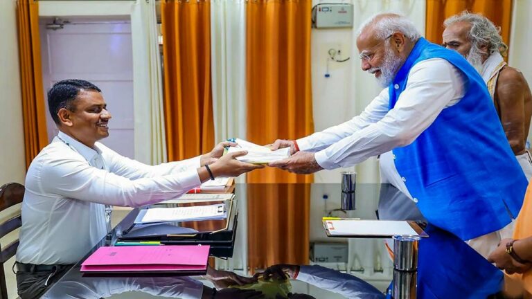 PM Modi: మూడోసారి ఎంపీగా నామినేషన్ వేసిన మోడీ ఆస్తులెన్నంటే..!