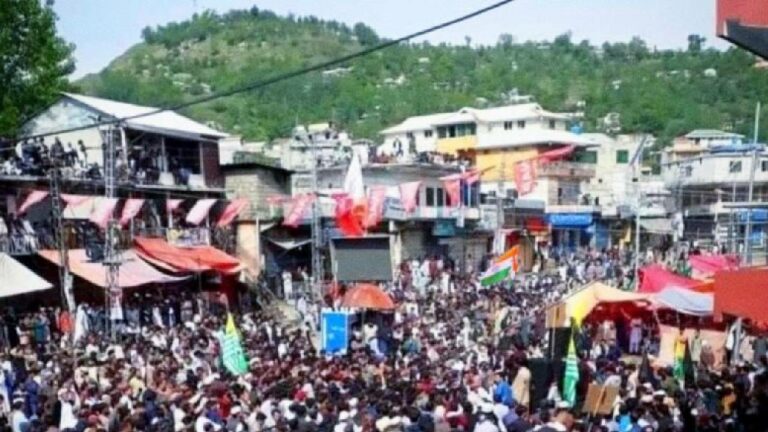 POK Protest: పాక్ ఆక్రమిత కాశ్మీర్‌లో భారీ ప్రజా నిరసన.. భారత జెండా ప్రదర్శన..