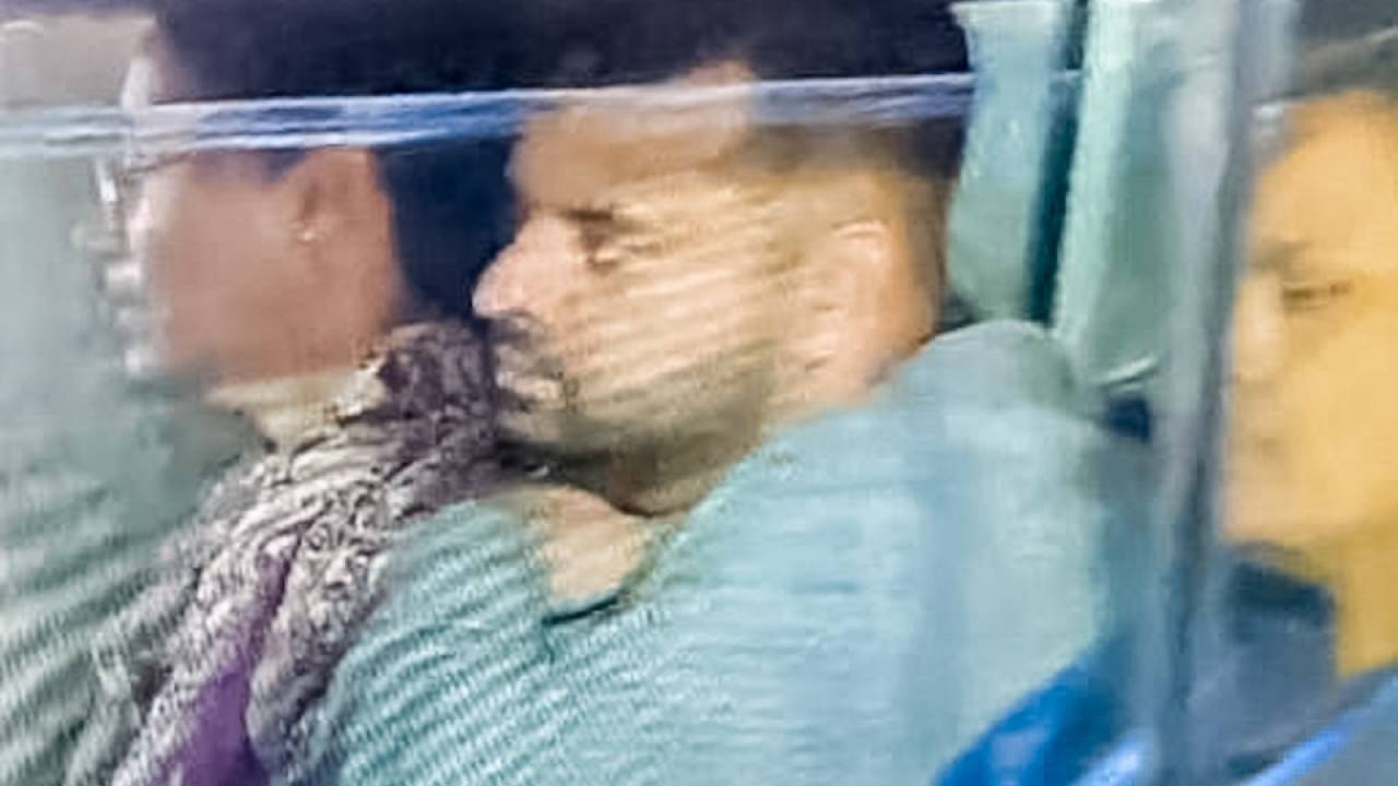 Prajwal Revanna Arrest: “మహిళా పోలీస్” టీమ్‌తో ప్రజ్వల్ రేవణ్ణ అరెస్ట్.. సిట్ సానుకూల సందేశం..