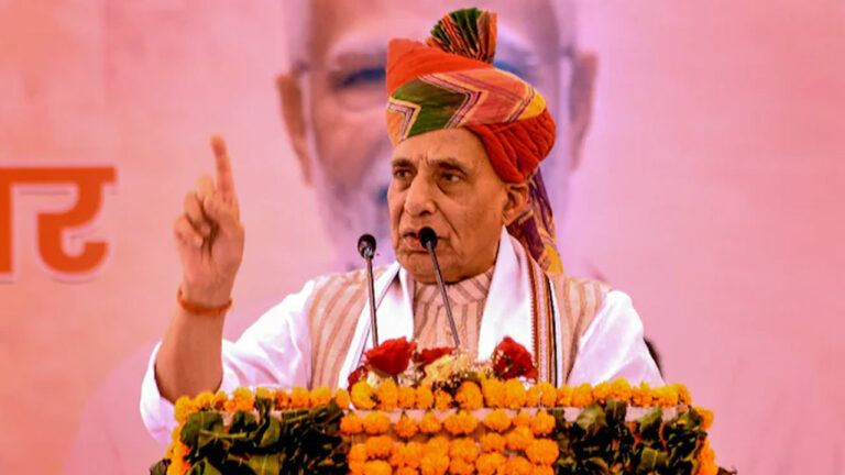 Rajnath Singh: భారత రాజ్యాంగాన్ని ఎప్పటికీ బీజేపీ మార్చదు.. సవరణలు చేస్తాం..!