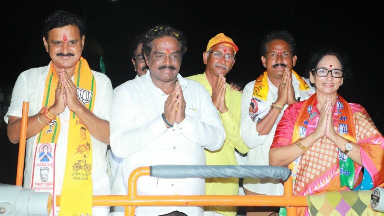 Shyamala Devi: ఏపీలో ప్రభాస్ పెద్దమ్మ ప్రచారం.. ఎవరికోసమో తెలుసా?