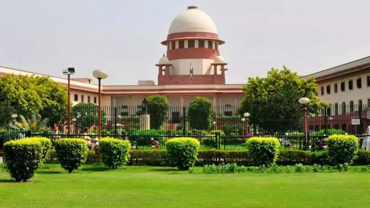 Supreme Court: బెంగాల్ టీచర్ల నియామకం రద్దుపై సుప్రీం స్టే
