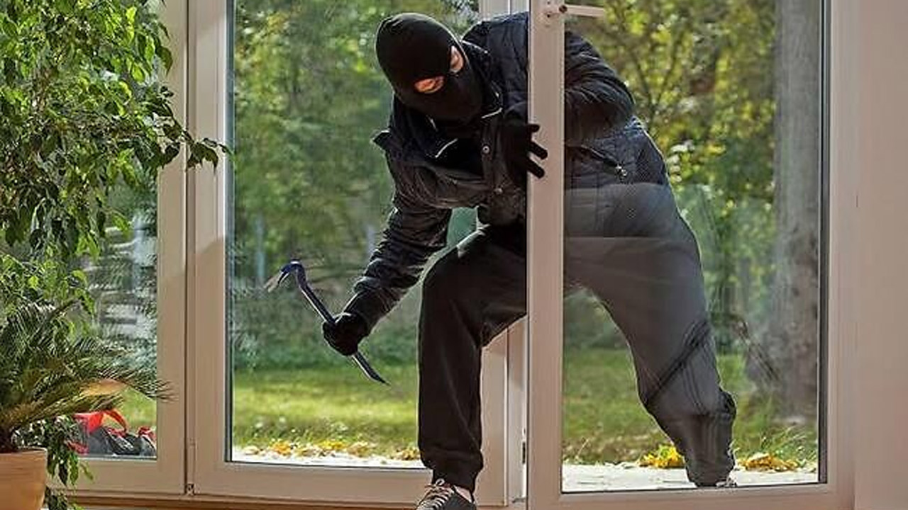 Baby Kidnap: వస్తువులు అమ్మే వారితో జాగ్రత్త.. ఇంట్లోకి ప్రవేశించి చిన్నారిని ఎత్తుకెళ్లిన దొంగ