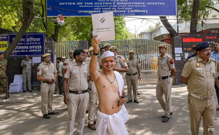 Delhi: ఢిల్లీలో ఆసక్తికర పరిణామం.. ట్రాన్స్‌జెండర్‌ నామినేషన్‌