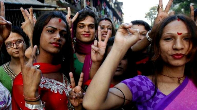 Fuel Bunk : తెలంగాణలో తొలిసారిగా ట్రాన్స్‌జెండర్లు నిర్వహిస్తున్న పెట్రోల్‌ బంక్‌..