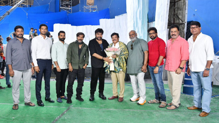 Viswambhara: విశ్వంభర సెట్స్ లో మెగాస్టార్ ను కలిసిన ఏపీ సినిమాటోగ్రఫీ మంత్రి