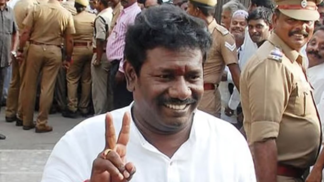 Actor Karunas: బ్యాగ్‌లో 40 బుల్లెట్లు.. పోలీసులకు పట్టుబడిన నటుడు!