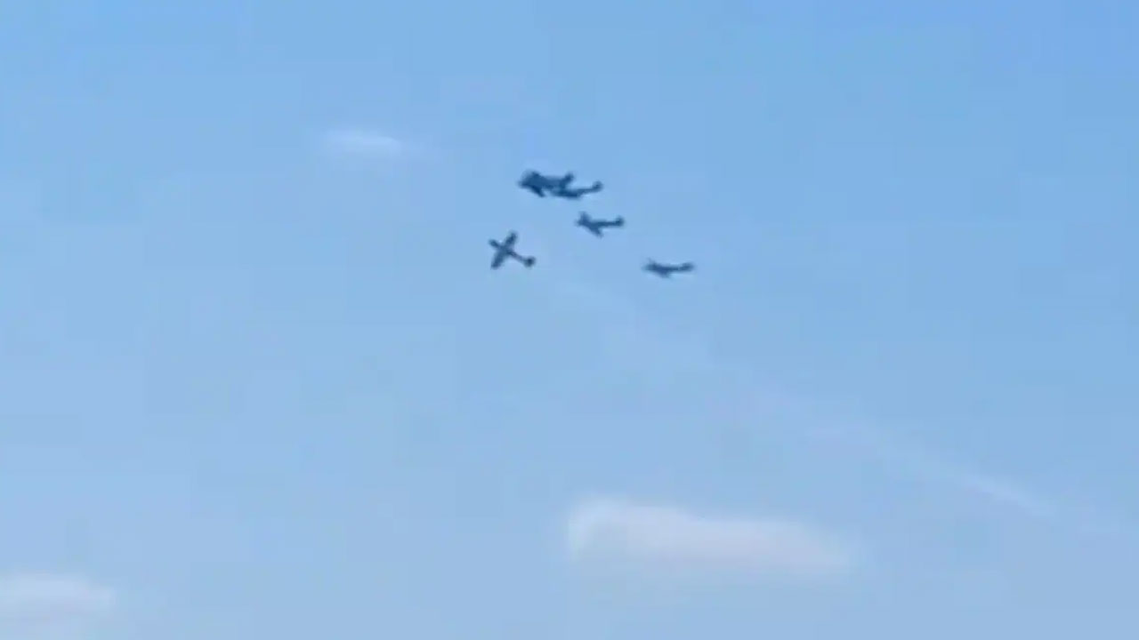 Air Show: పోర్చుగల్‌ ఎయిర్‌ షోలో రెండు విమానాలు ఢీ, పైలట్‌ మృతి.. వీడియో