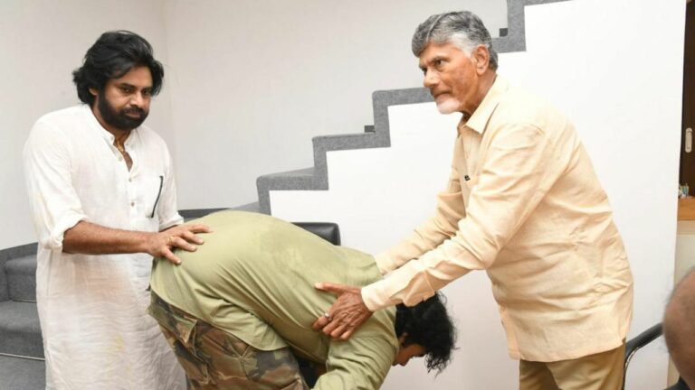 Akira Nandan: చంద్రబాబు ఆశీర్వాదం తీసుకున్న అకిరా నందన్