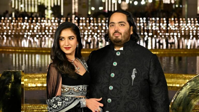 Anant Ambani Wedding: స్టార్ హీరోల ఇంటికి అనంత్‌ అంబానీ.. పెళ్లికి రావాలంటూ ప్రత్యేక ఆహ్వానం!