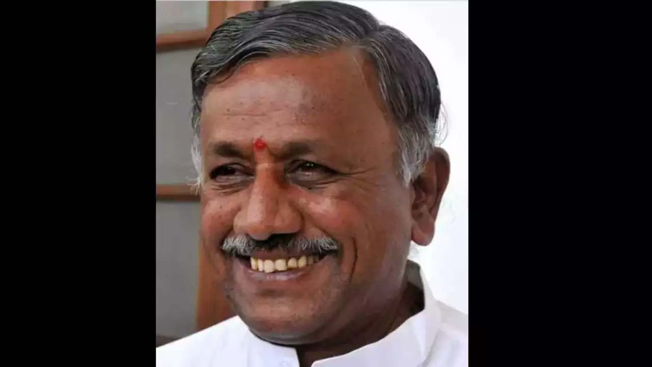 Karnataka: పెట్రో ధరల పెంపుపై నిరసన.. గుండెపోటుతో బీజేపీ నేత మృతి