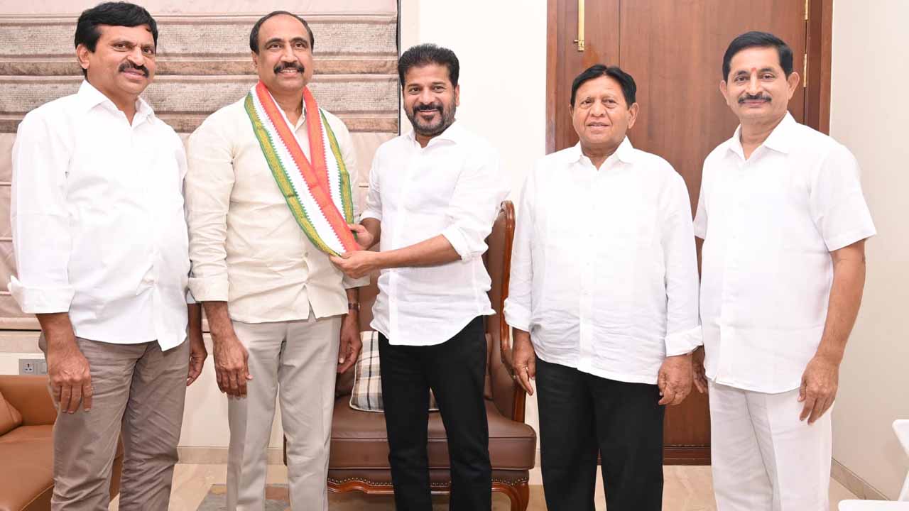 BRS MLA Sanjay Kumar: బీఆర్ఎస్ పార్టీకి మరో బిగ్‌ షాక్.. హస్తం గూటికి జగిత్యాల ఎమ్మెల్యే