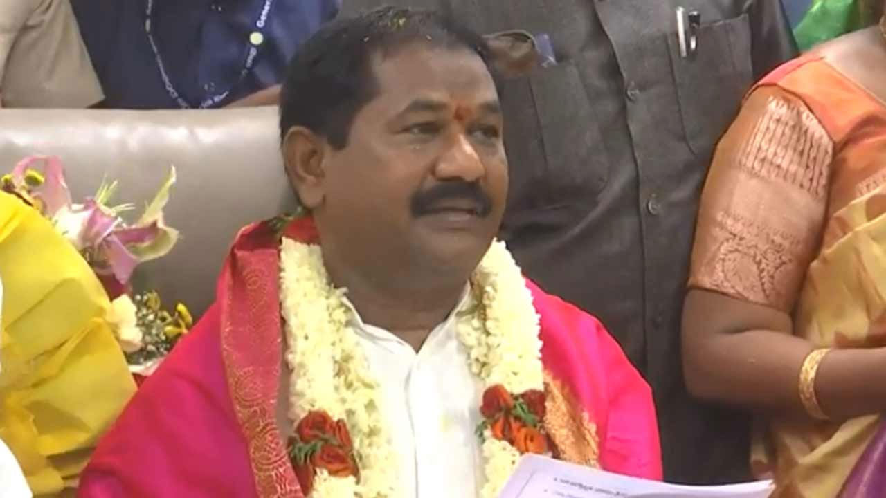 Bala Veeranjaneya Swami: బాధ్యతలు స్వీకరించిన మంత్రి బాల వీరాంజనేయ స్వామి..