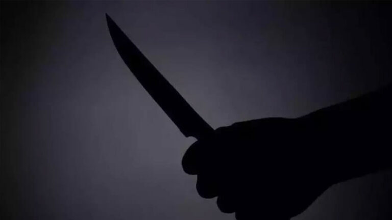Crime News: భార్యభర్తల మధ్య గొడవ.. అడ్డొచ్చిన కొడుకుపై కత్తితో దాడి